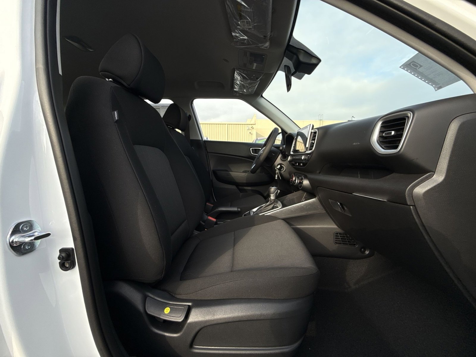 New 2026 Hyundai Venue SE image 26