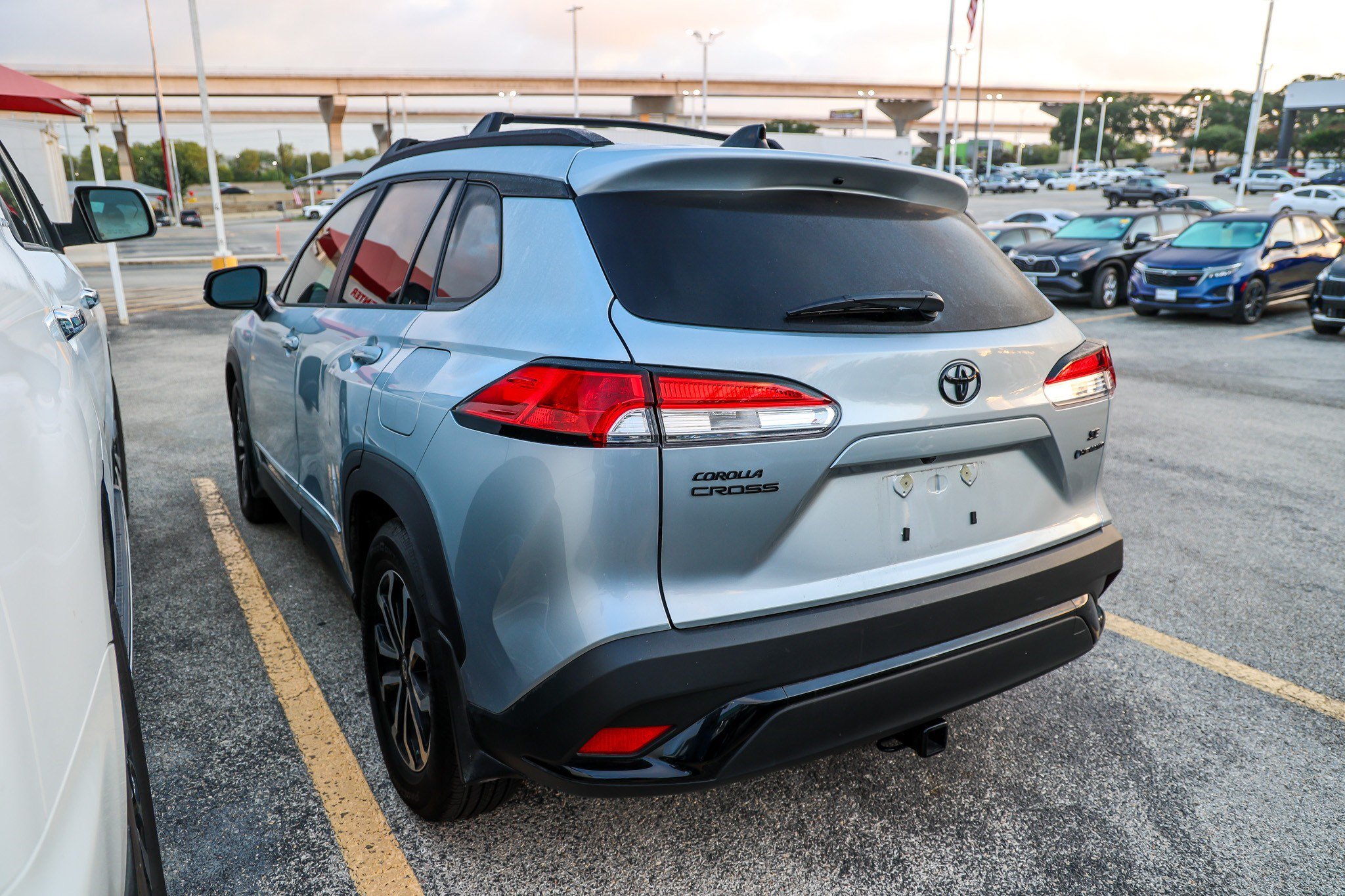 Used 2025 Toyota Corolla Cross AWD Hybrid image 17