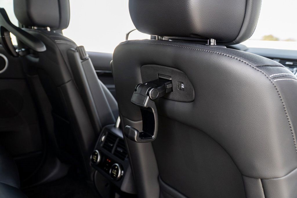 Used 2025 Land Rover Discovery S image 24