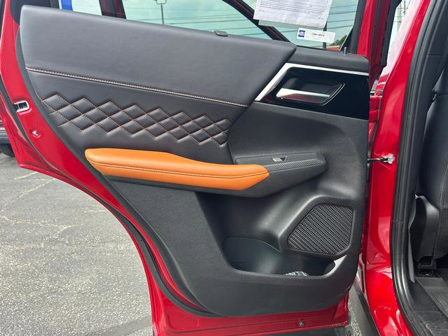 Used 2024 Mitsubishi Outlander SEL image 11