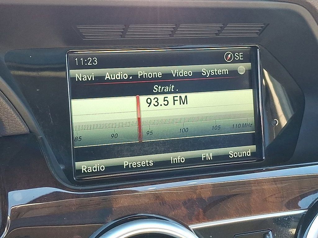 Used 2015 Mercedes-Benz GLK 350 4MATIC image 17