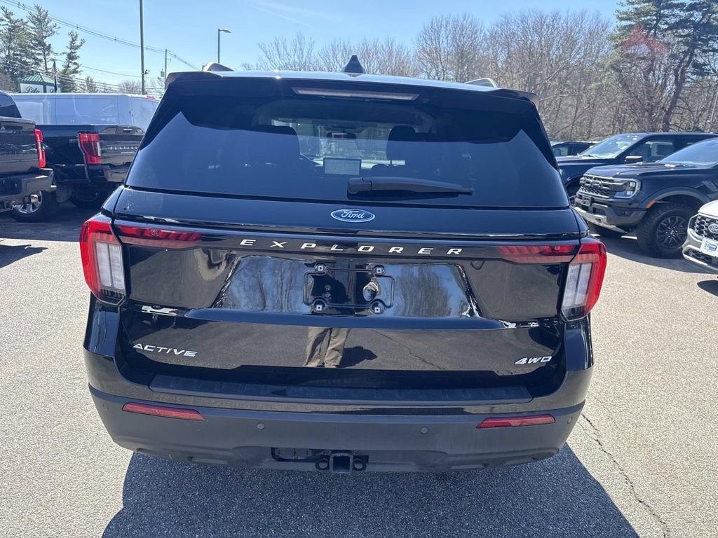 Used 2026 Ford Explorer Active AWD/4WD image 4