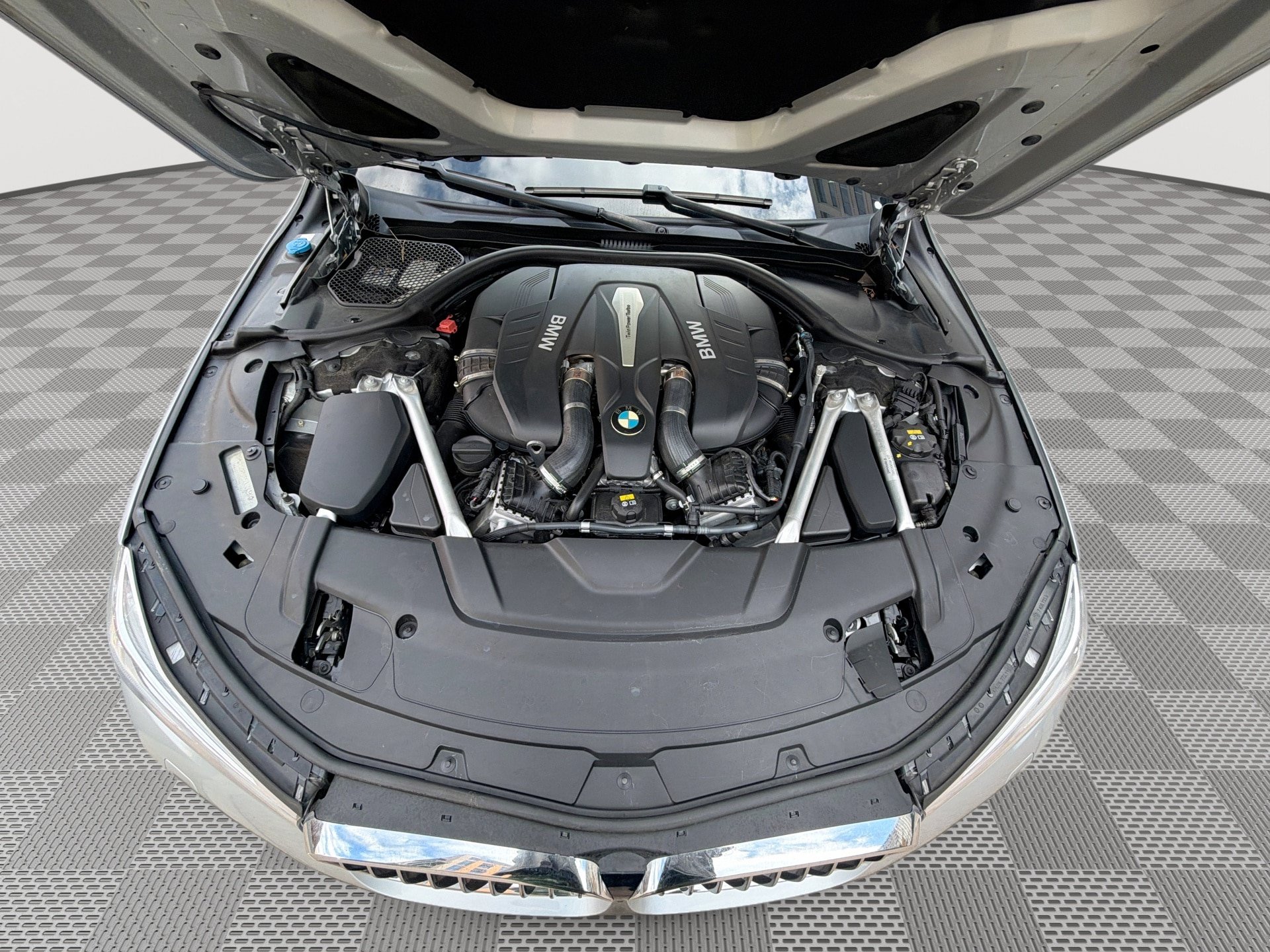 Used 2019 BMW 750i RWD image 18