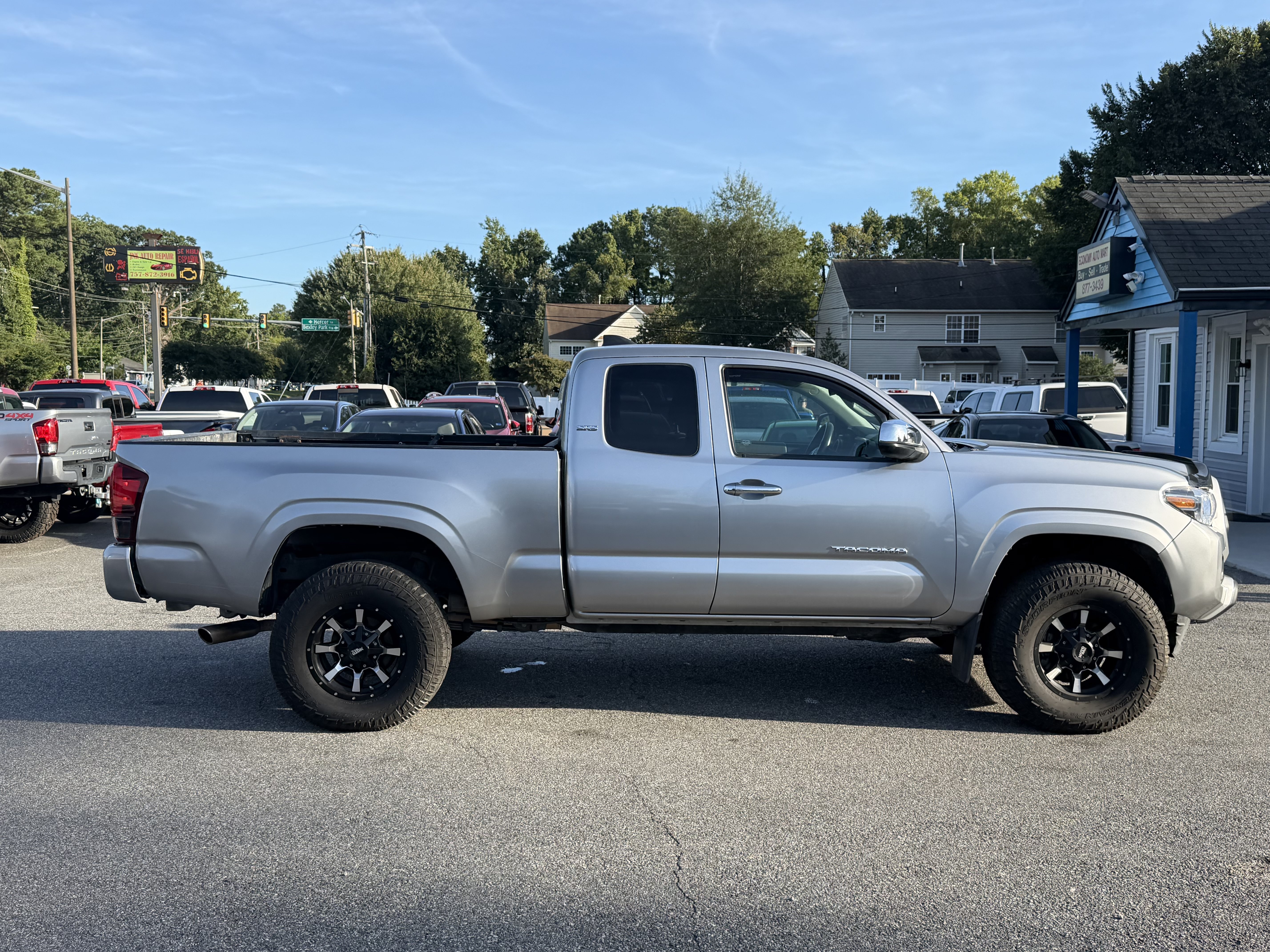 Used 2021 Toyota Tacoma SR w/ SR Convenience Package RWD image 4