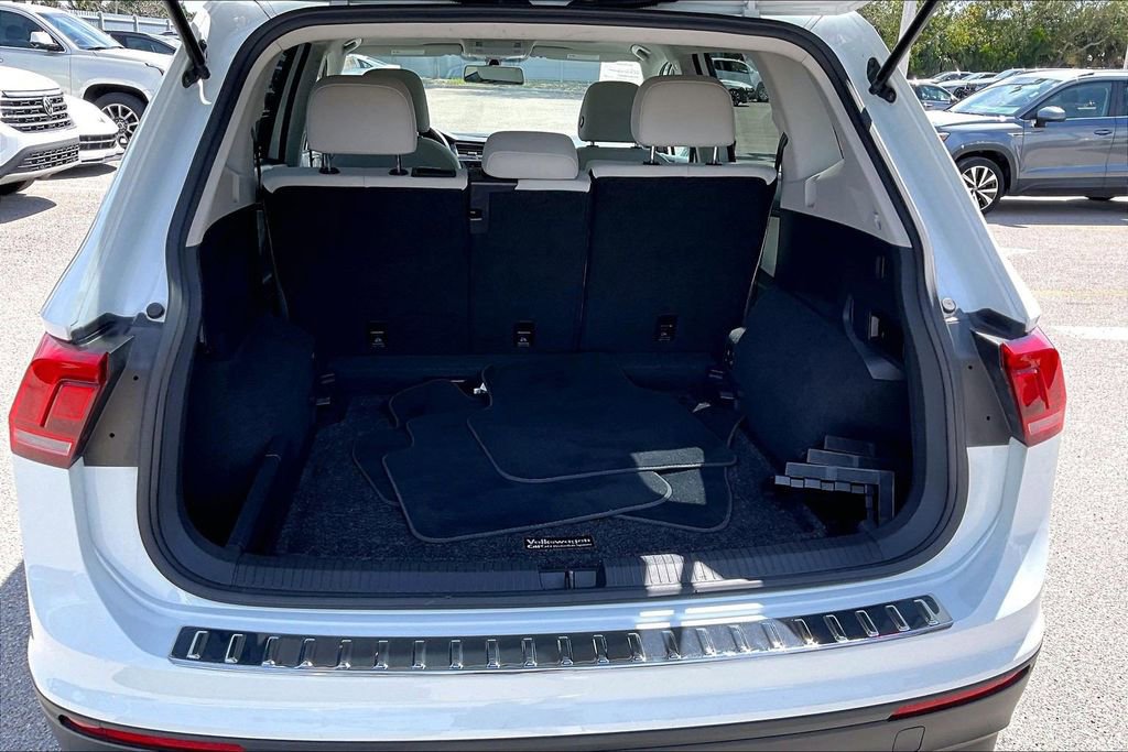 Used 2019 Volkswagen Tiguan SE w/ Panoramic Sunroof Package AWD/4WD image 15
