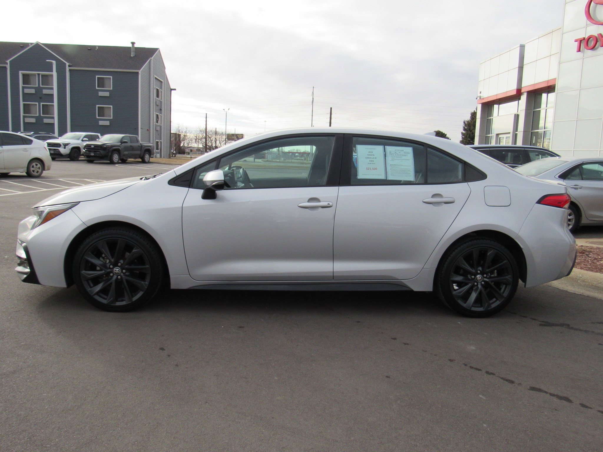 Used 2023 Toyota Corolla SE image 9