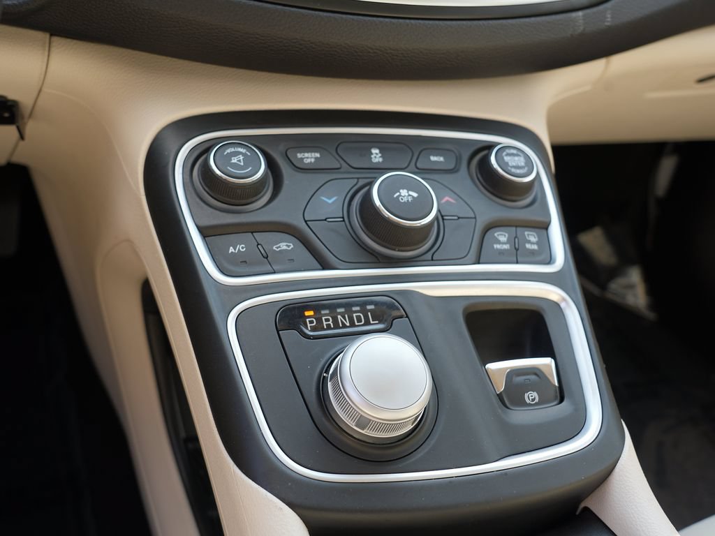 Used 2016 Chrysler 200 Limited w/ Travel & Safety Group FWD image 24