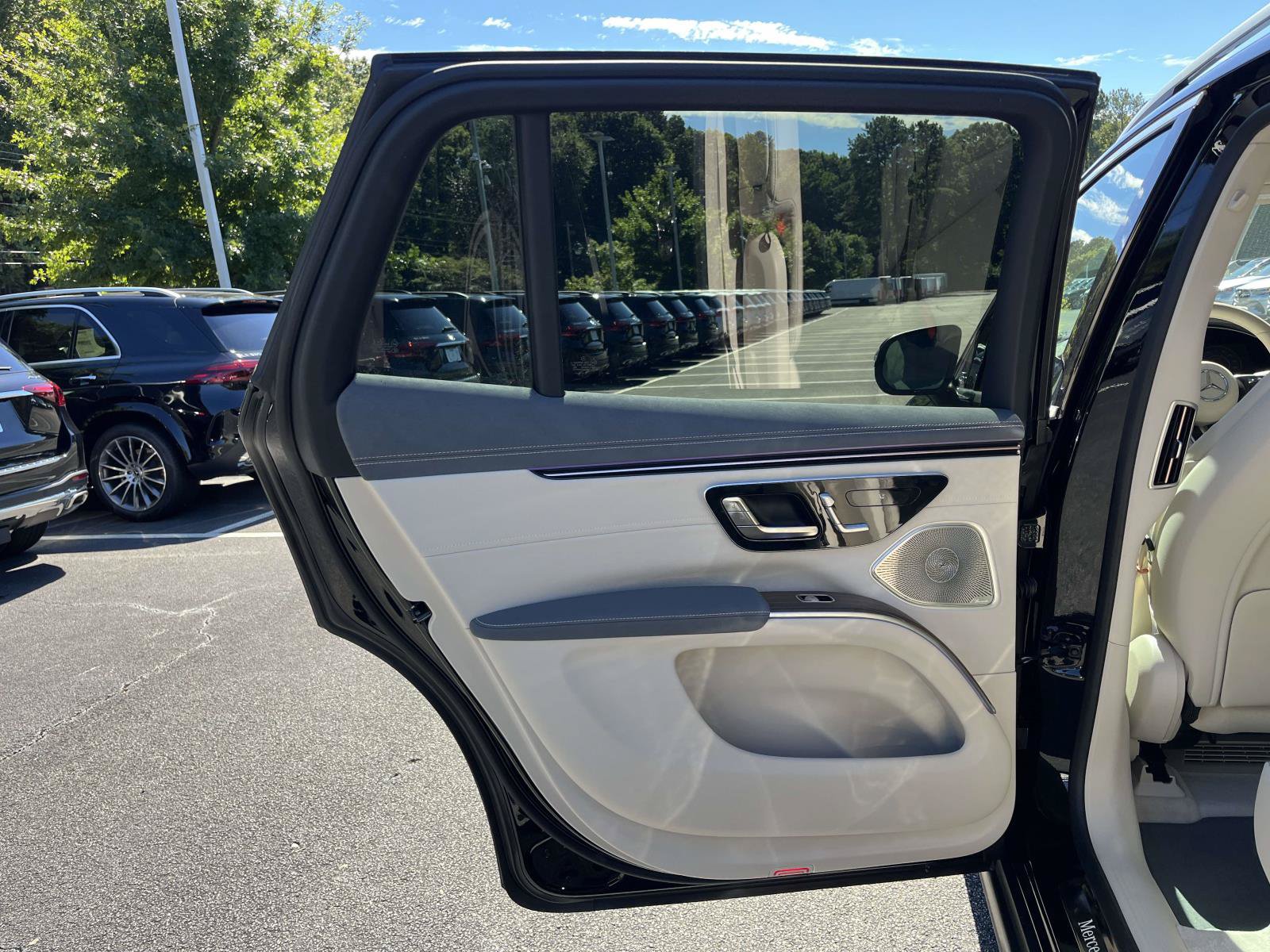 New 2027 Mercedes-Benz EQS 400 4MATIC SUV image 37