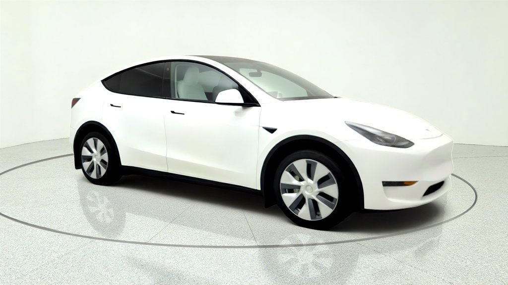 Used 2023 Tesla Model Y Long Range AWD/4WD image 3