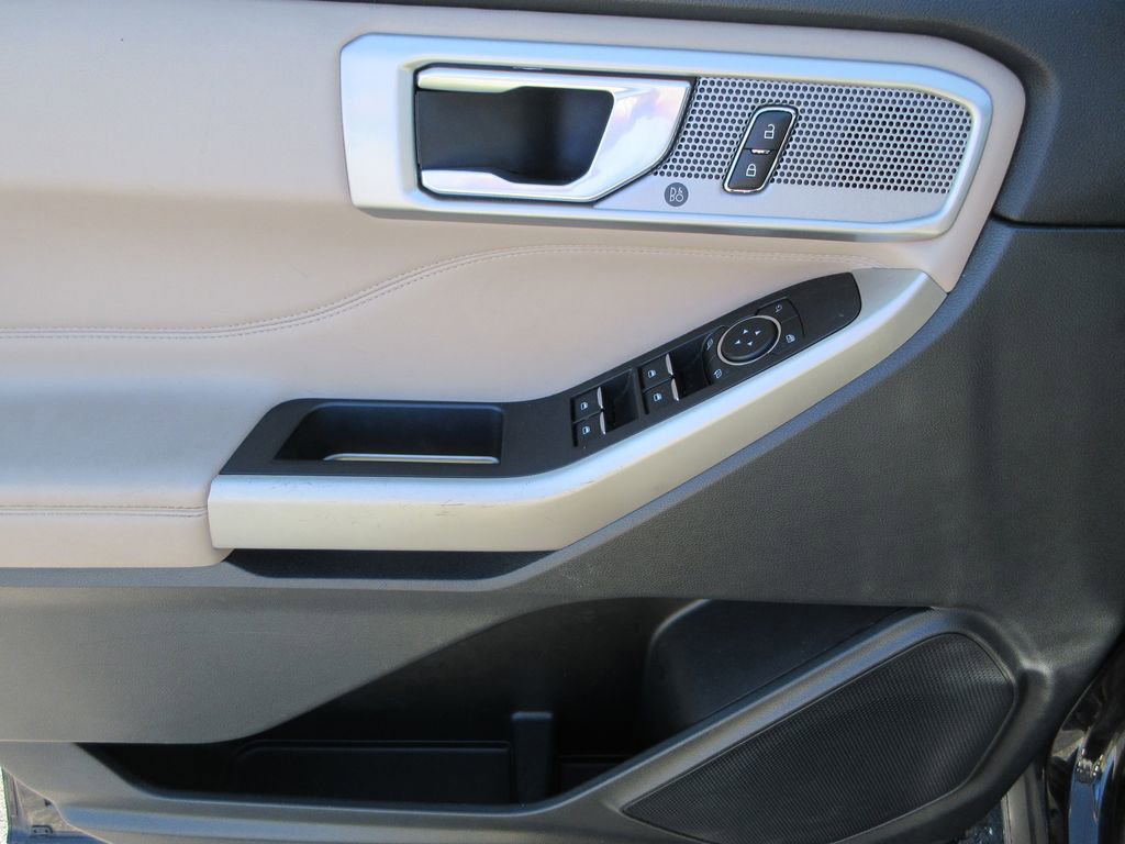 Used 2023 Ford Explorer Limited AWD/4WD image 23
