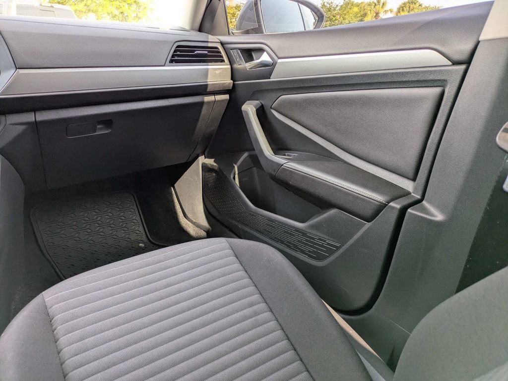 Certified 2023 Volkswagen Jetta S FWD image 18