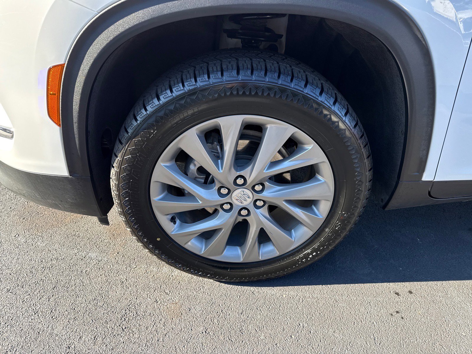 Used 2025 Buick Enclave Preferred image 9