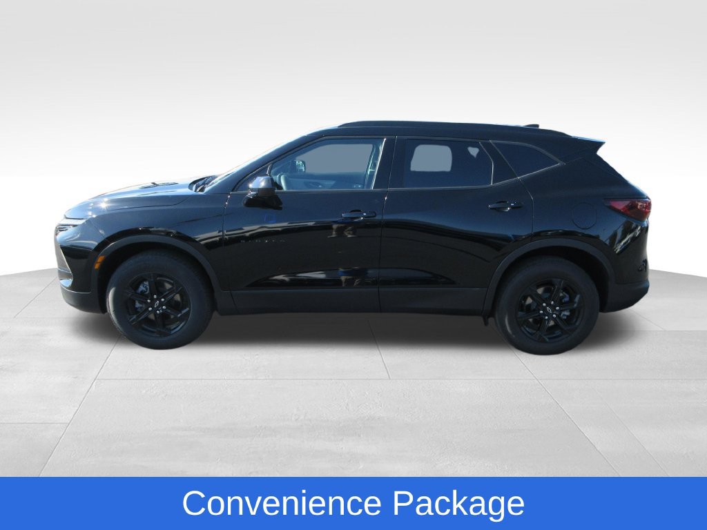 Used 2024 Chevrolet Blazer LT w/ Convenience Package FWD image 2