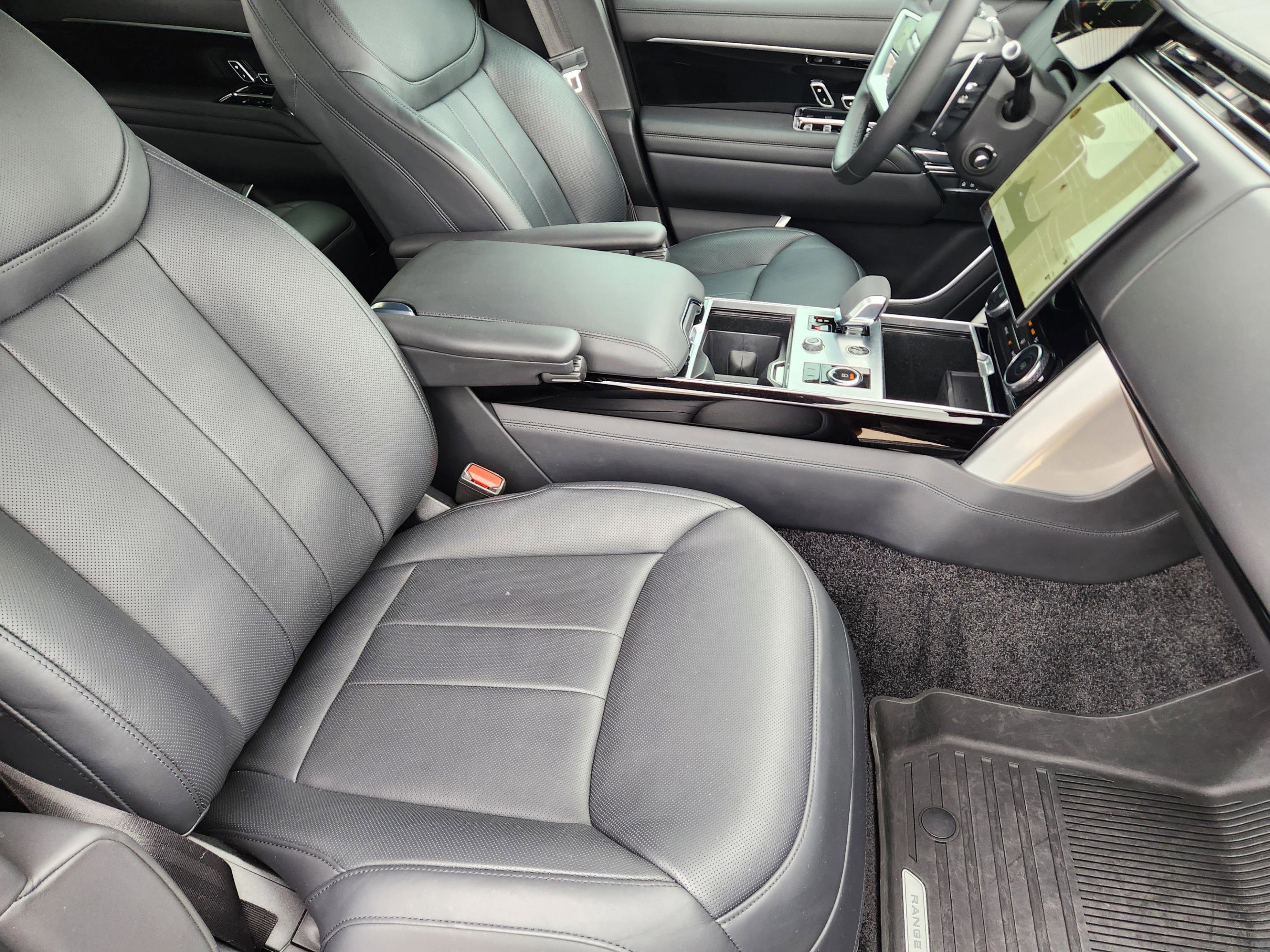 Used 2023 Land Rover Range Rover Long Wheelbase SE AWD/4WD image 9