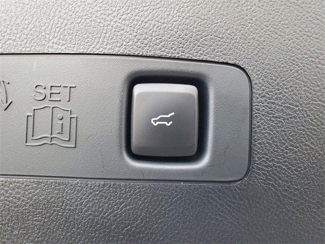 Used 2024 Lincoln Corsair Reserve w/ Rear Removable Package Tray image 9