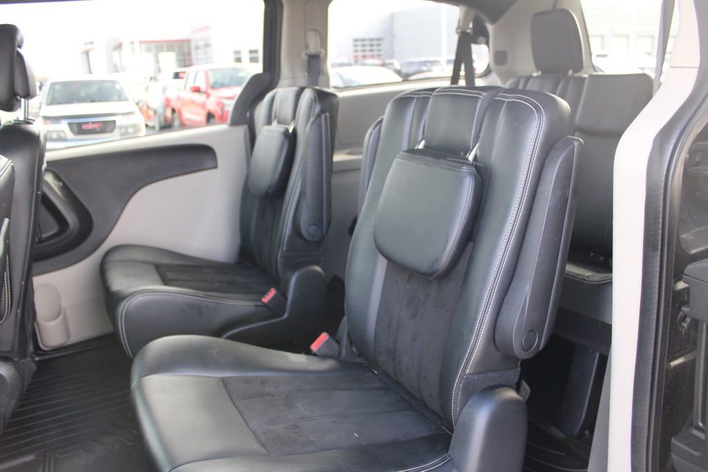Used 2019 Dodge Grand Caravan SXT image 24