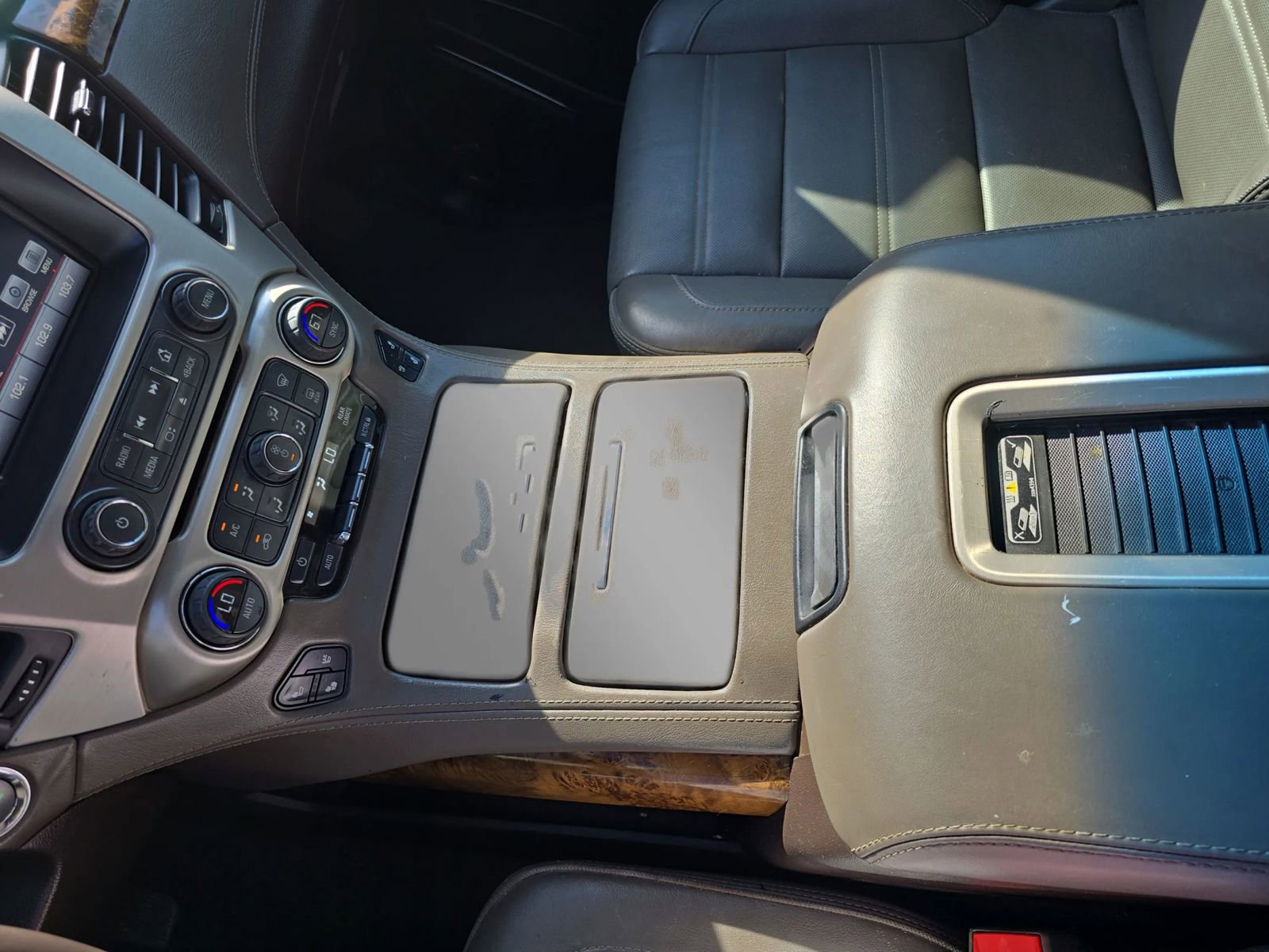 Used 2016 GMC Yukon Denali w/ Open Road Package RWD image 19