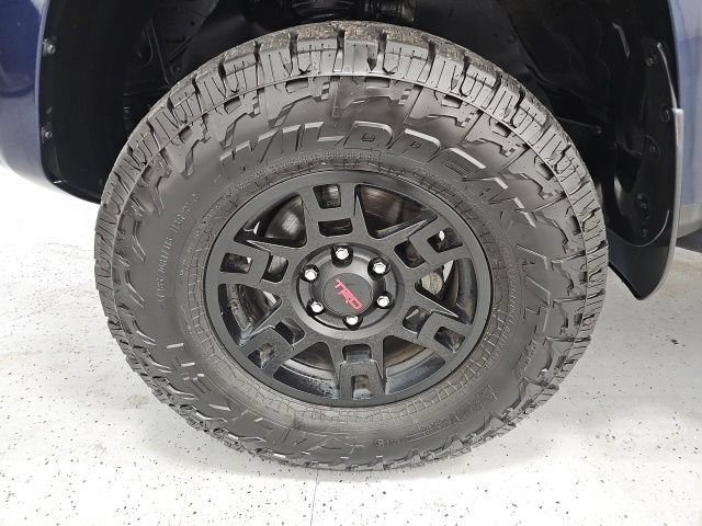 Used 2023 Toyota 4Runner TRD Off-Road Premium w/ Off Road Premium Plus Package AWD/4WD image 10