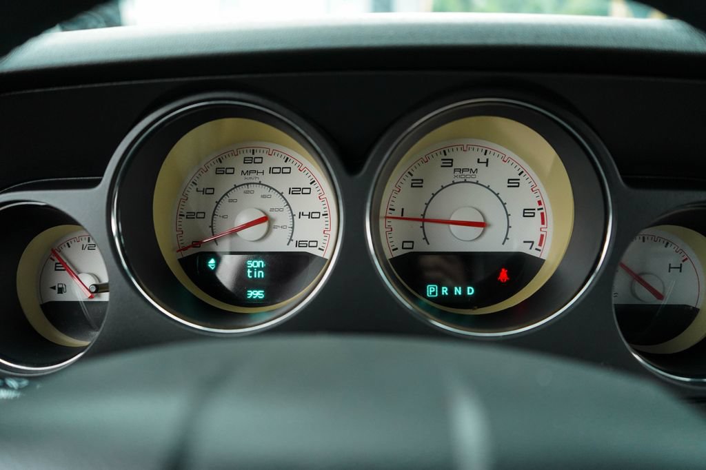 Used 2014 Dodge Challenger R/T RWD image 26