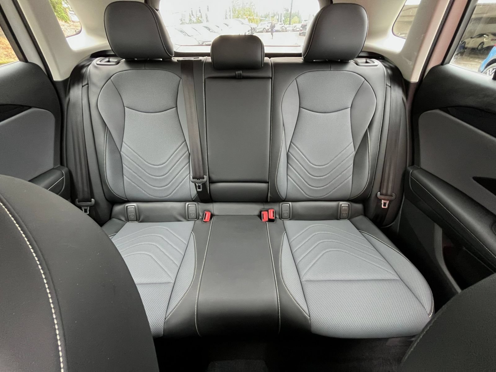 Used 2026 Volkswagen Tiguan SE AWD/4WD image 40