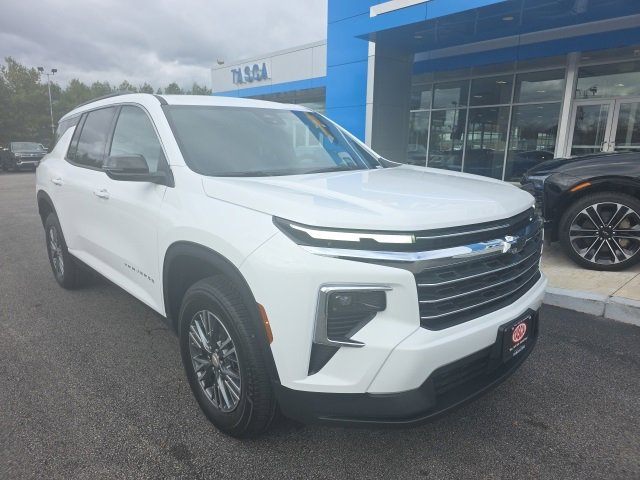 New 2026 Chevrolet Traverse LT image 1