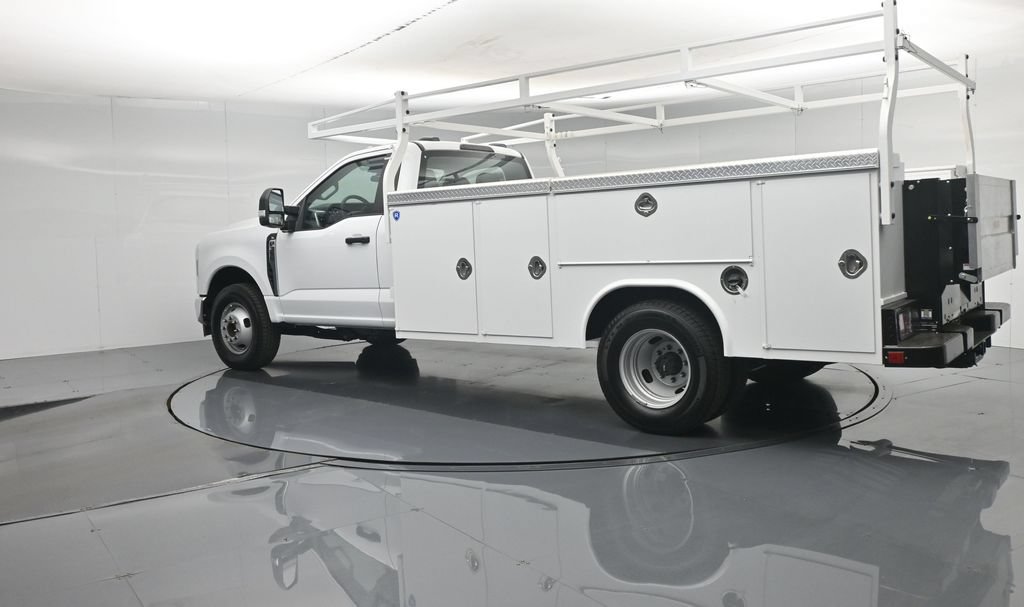 New 2026 Ford F350 XL w/ XL Chrome Package RWD image 6