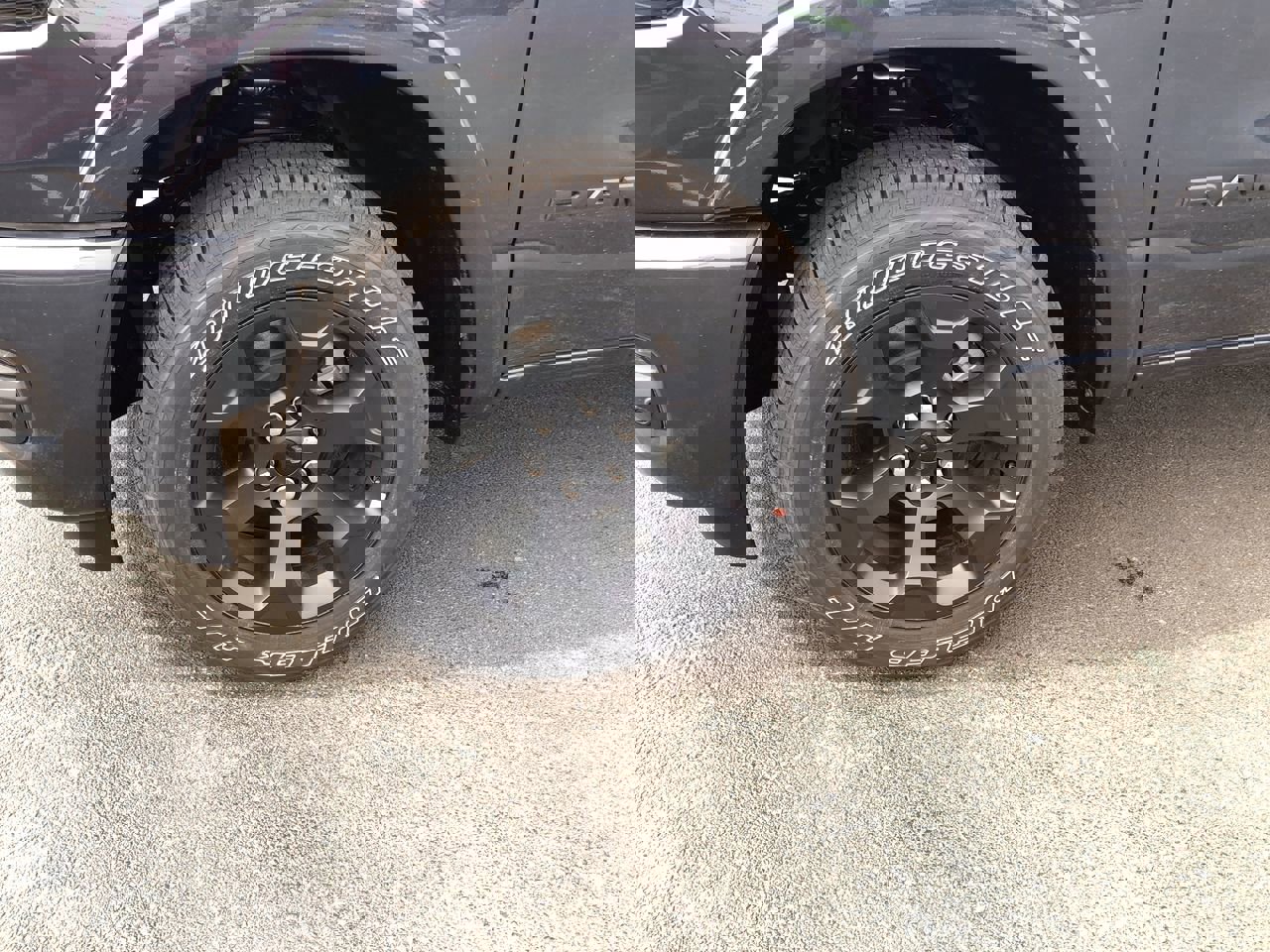 New 2026 RAM 1500 4x4 Crew Cab image 10