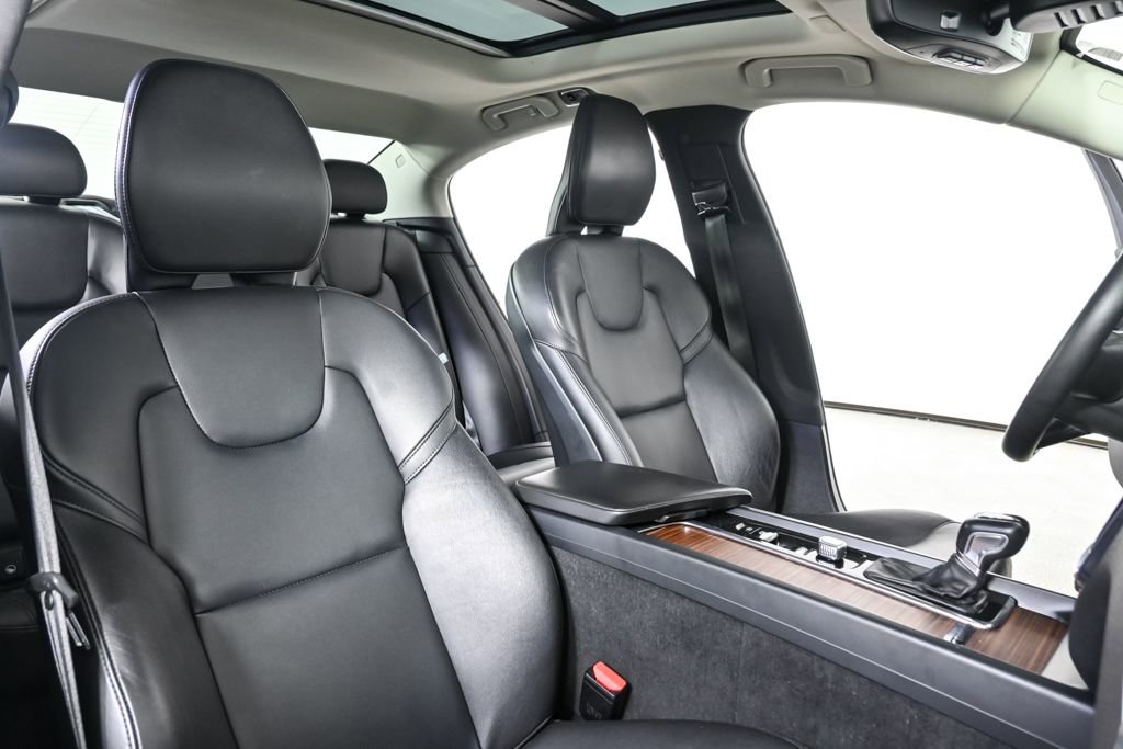 Used 2019 Volvo S60 T5 Momentum image 22