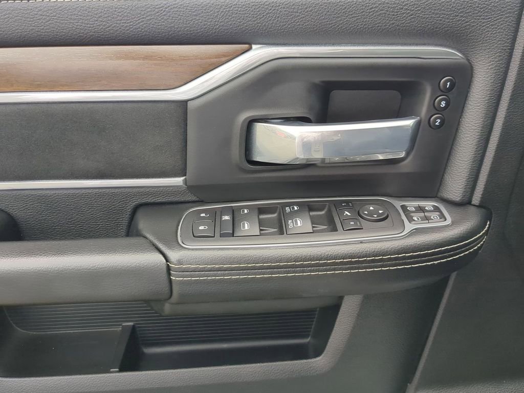 Used 2024 RAM 2500 Laramie AWD/4WD image 14