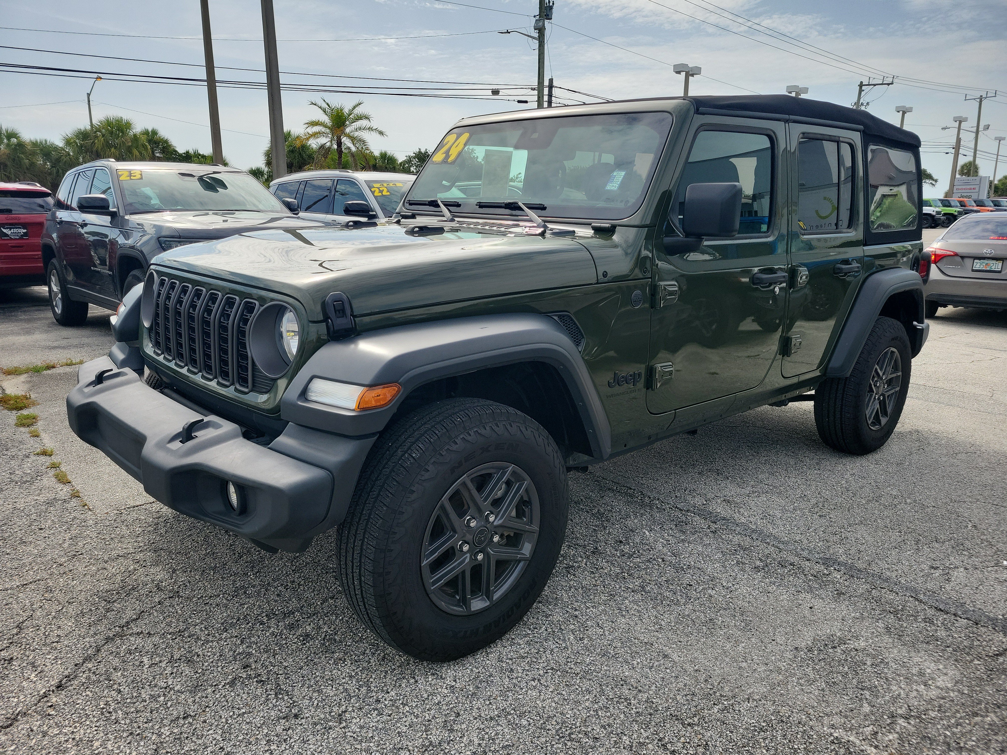Used 2024 Jeep Wrangler Unlimited Sport AWD/4WD image 2