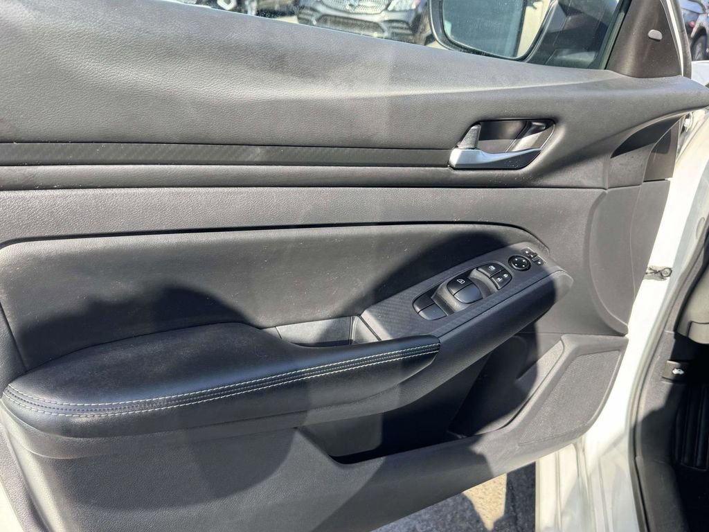 Used 2024 Nissan Altima 2.5 SV image 17