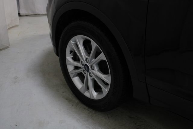 Used 2017 Ford Escape SE image 30