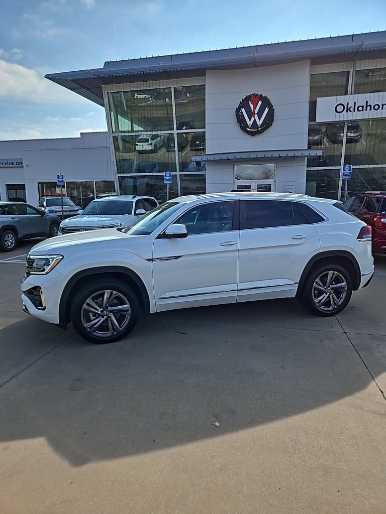 Used 2024 Volkswagen Atlas Cross Sport SEL R-Line image 8