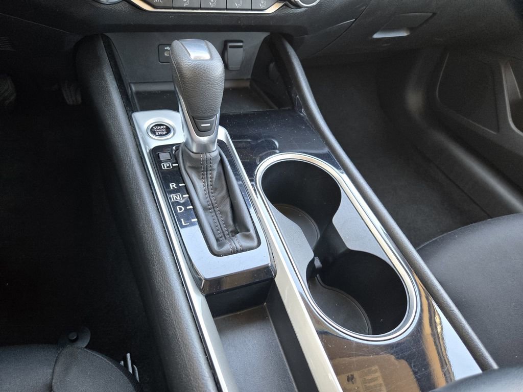 Used 2024 Nissan Altima 2.5 SV FWD image 14