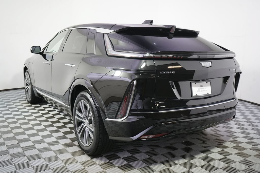 Certified 2024 Cadillac Lyriq Luxury w/ LPO, Floor Liner Package AWD/4WD image 4