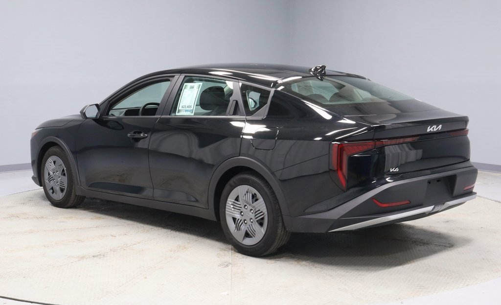 Used 2025 Kia K4 LX image 9