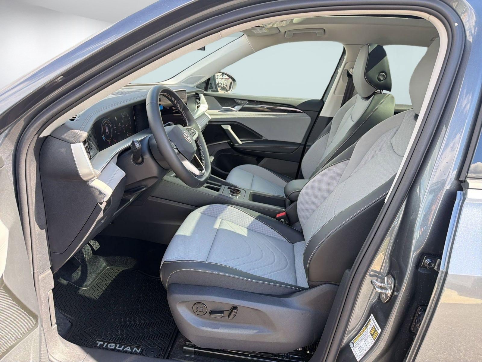 New 2026 Volkswagen Tiguan SE AWD/4WD image 5