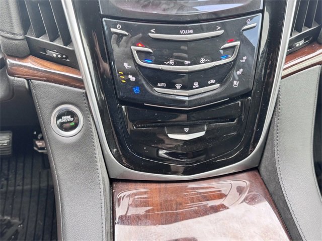 Used 2020 Cadillac Escalade Luxury image 21