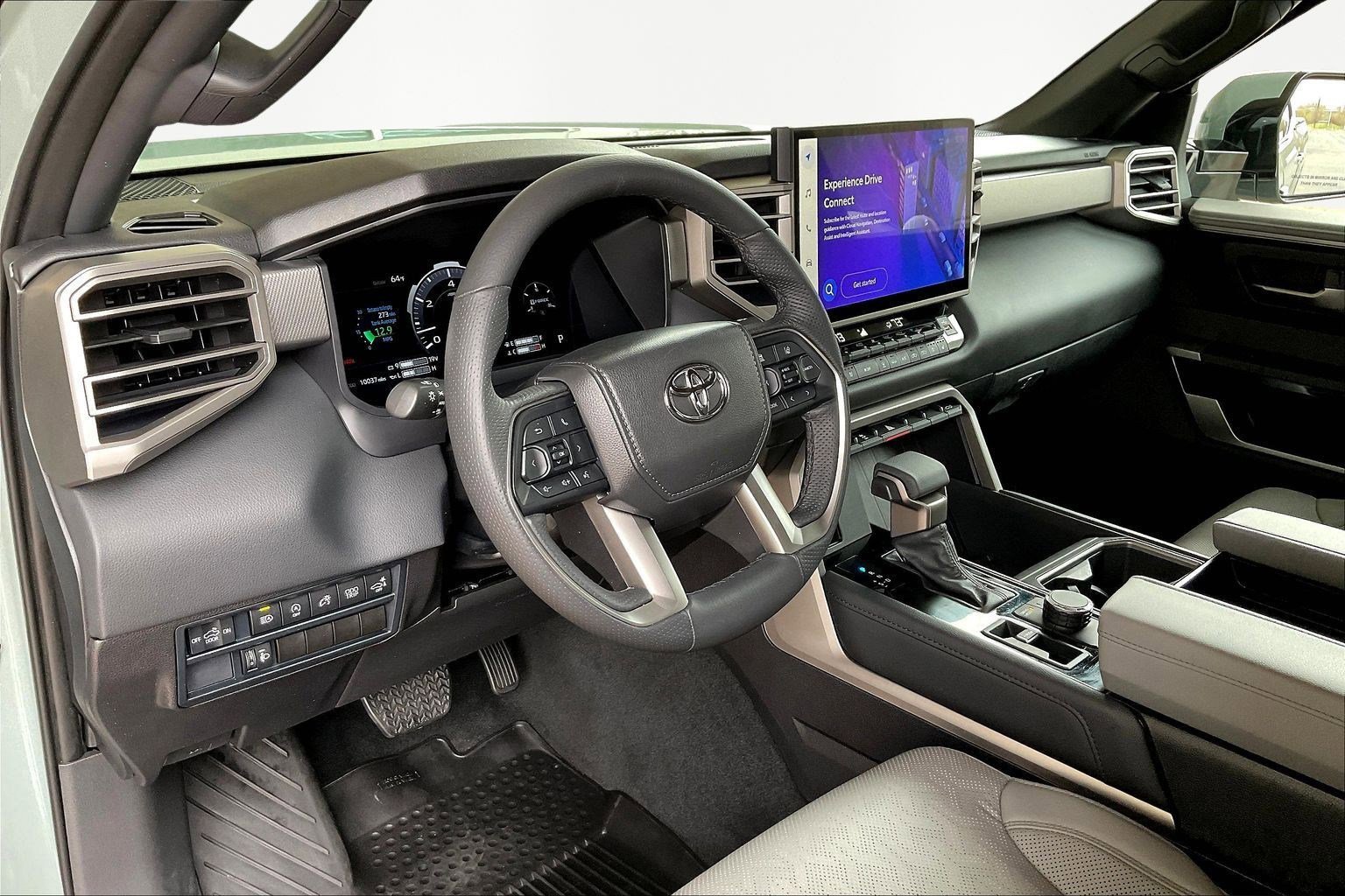 Used 2025 Toyota Tundra Limited AWD/4WD image 18