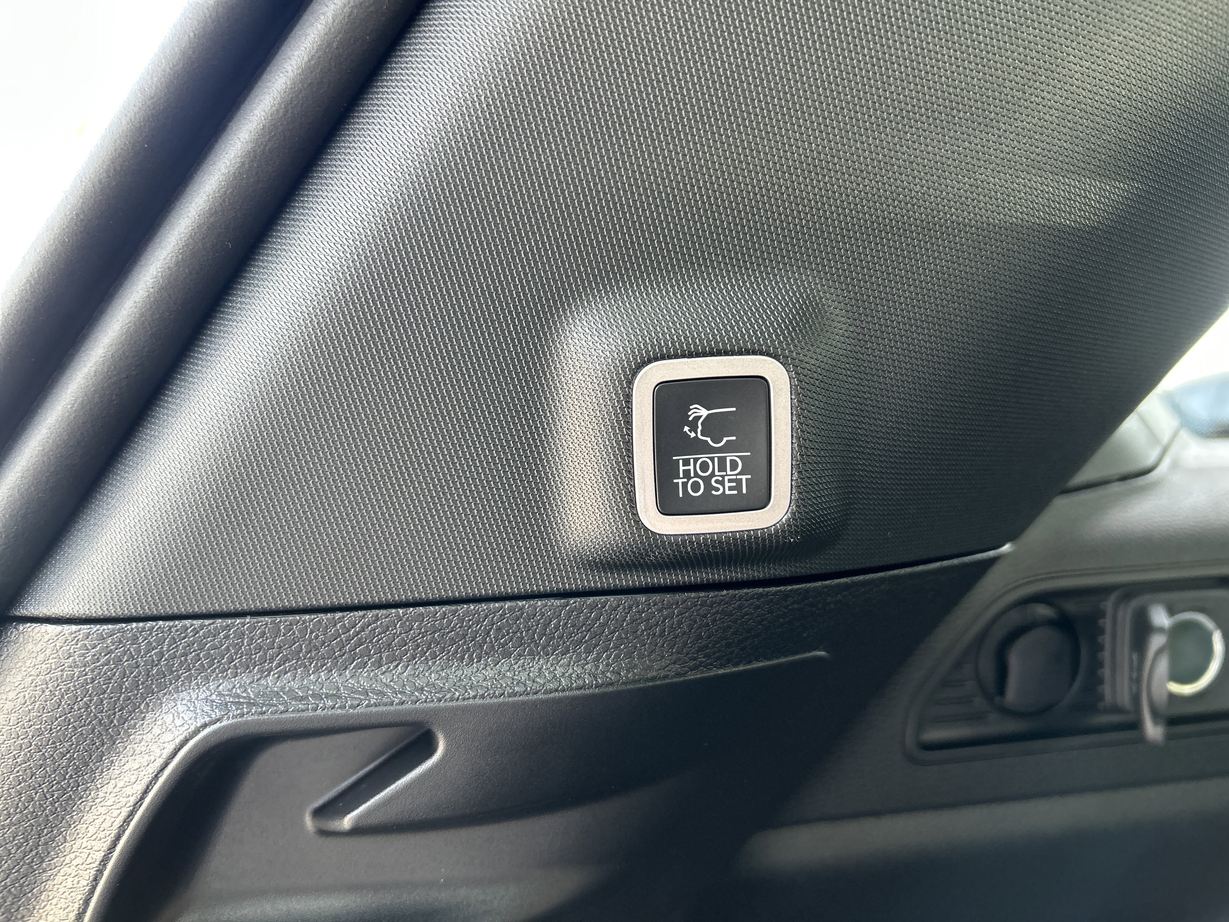 New 2025 Jeep Grand Cherokee Limited w/ Black Appearance Package image 8