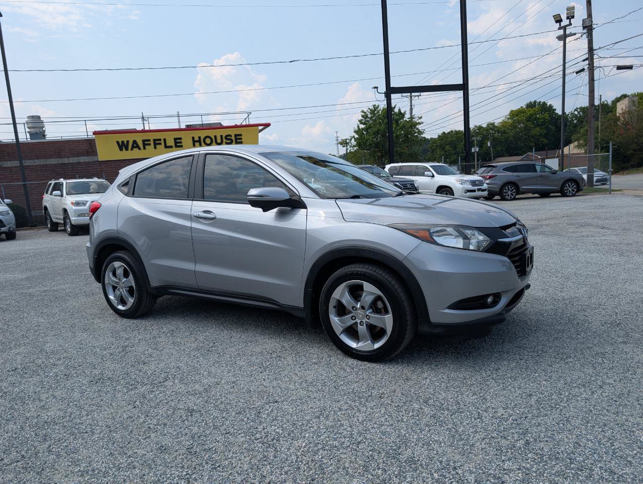 Used 2017 Honda HR-V EX image 3
