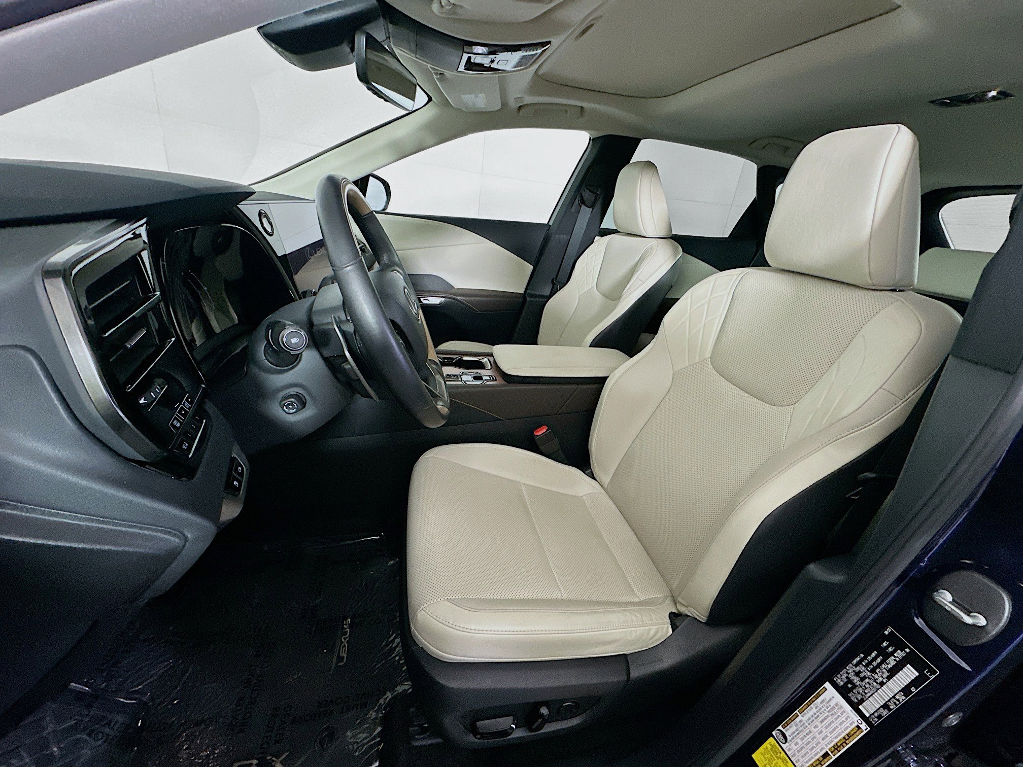 Used 2024 Lexus RX 350 Premium w/ Accessory Package (Z1) image 13