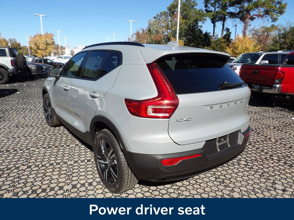 New 2026 Volvo XC40 B4 Core w/ Climate Package image 6