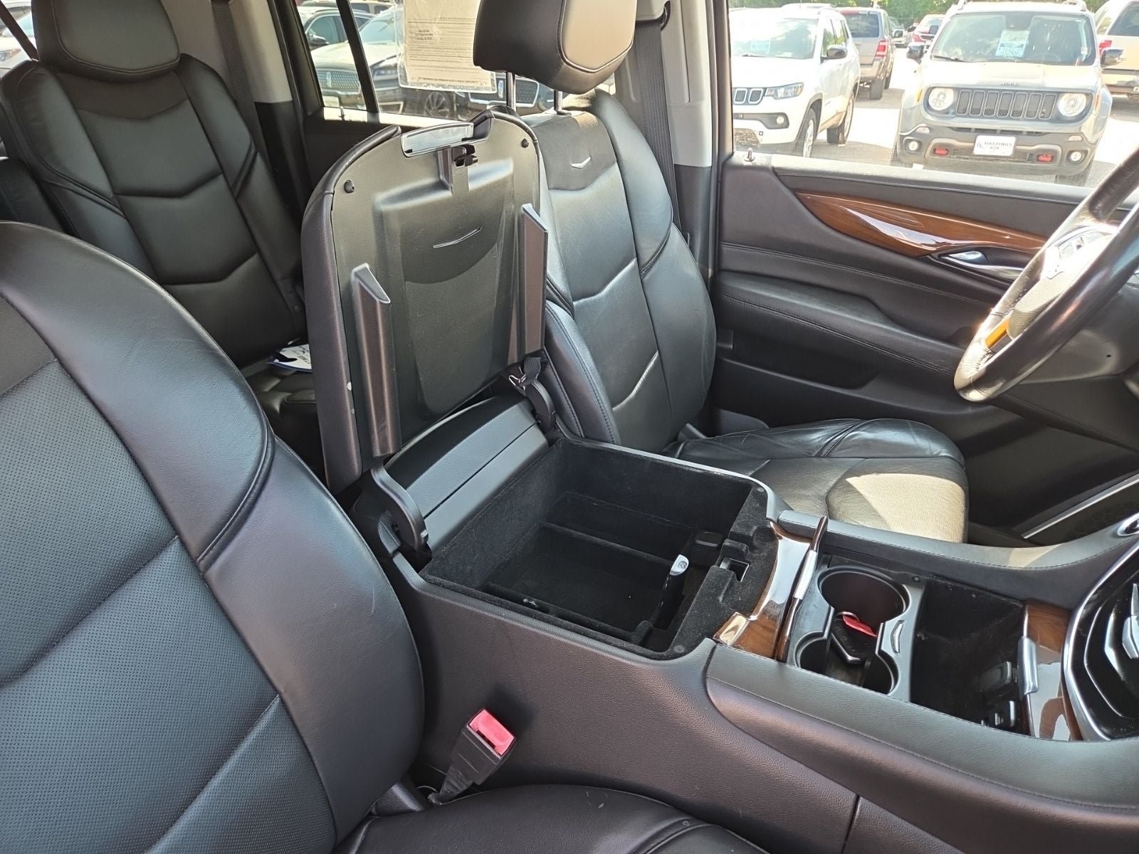 Used 2020 Cadillac Escalade ESV Premium Luxury AWD/4WD image 40