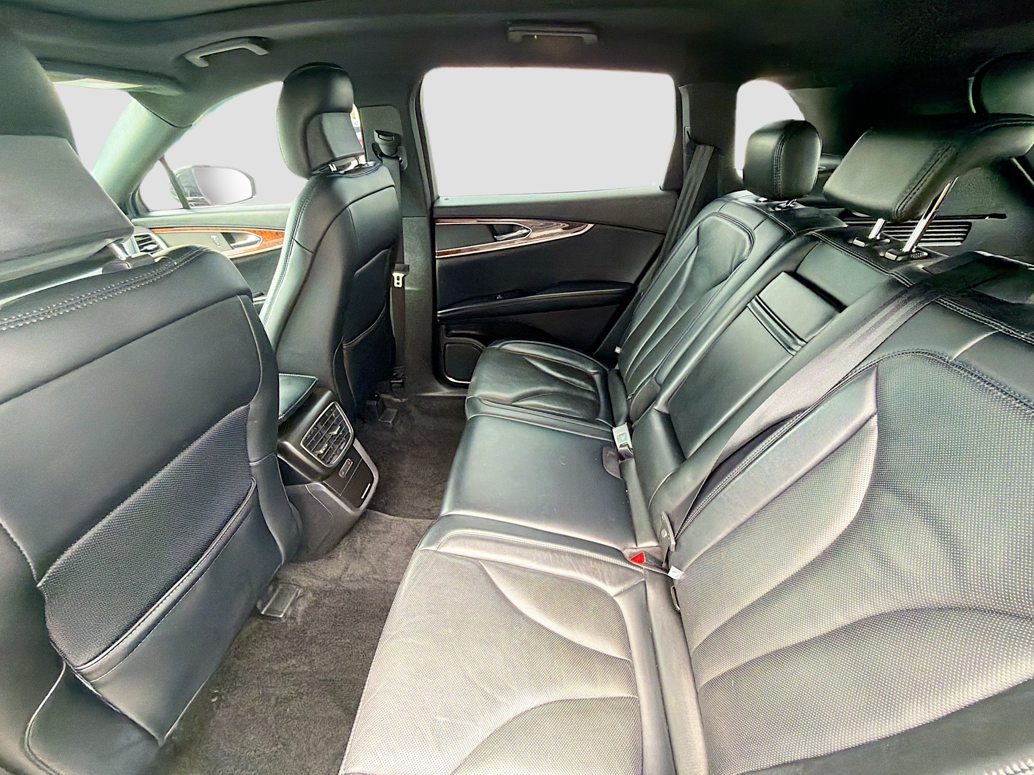 Used 2018 Lincoln MKX Reserve w/ Driver Assistance Package FWD image 25
