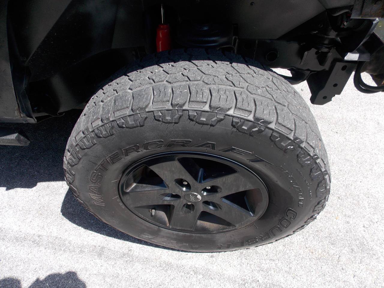 Used 2016 Jeep Wrangler Unlimited Sport w/ Connectivity Group AWD/4WD image 20
