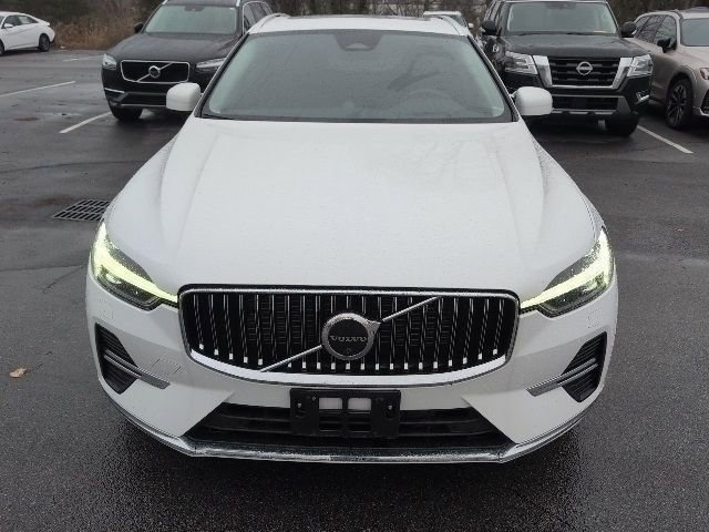 Used 2023 Volvo XC60 B5 Ultimate image 2