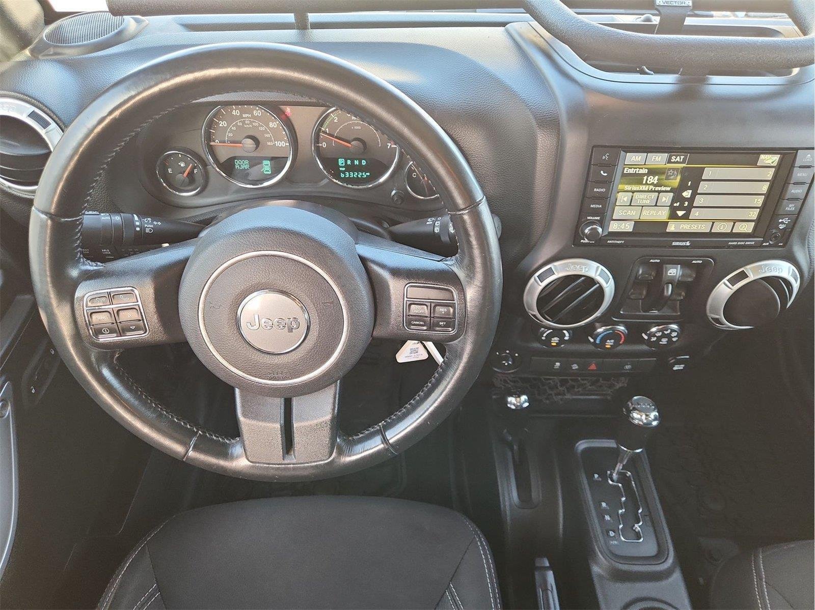Used 2017 Jeep Wrangler Unlimited Rubicon w/ Connectivity Group AWD/4WD image 11