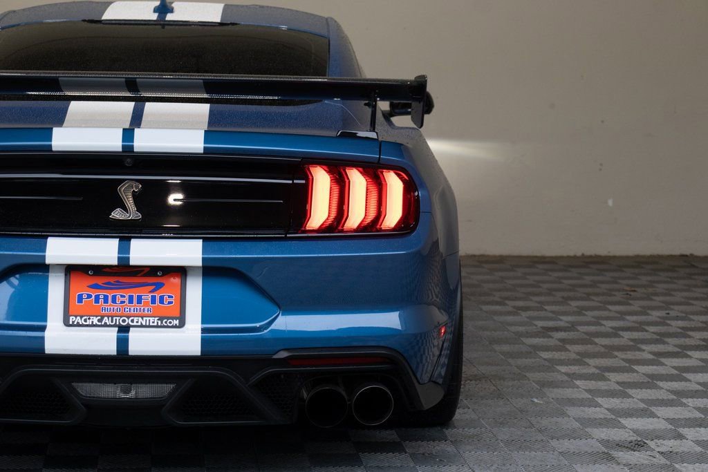 Used 2021 Ford Mustang Shelby GT500 w/ Carbon Fiber Track Pack RWD image 15