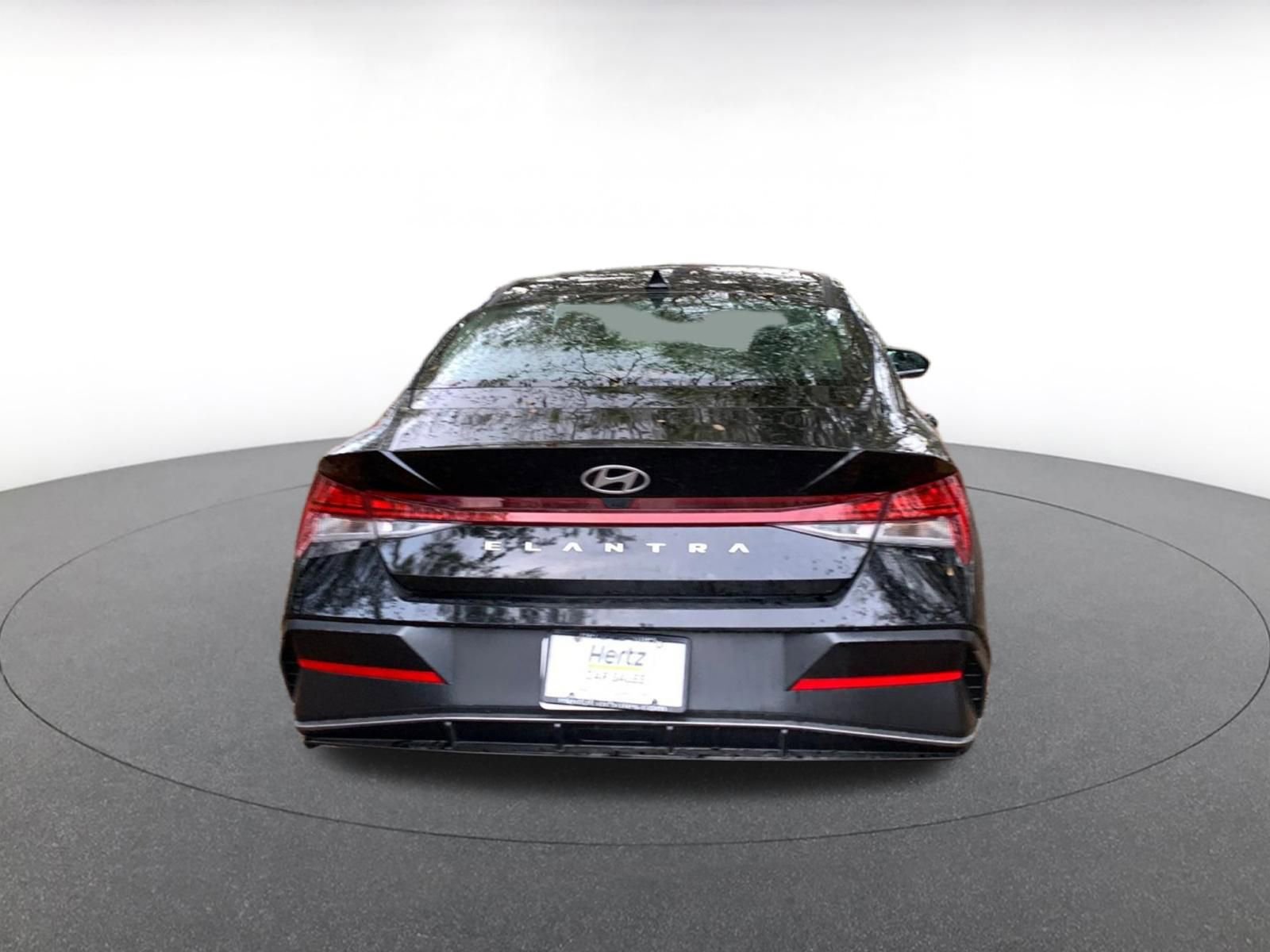 Used 2025 Hyundai Elantra SEL image 6